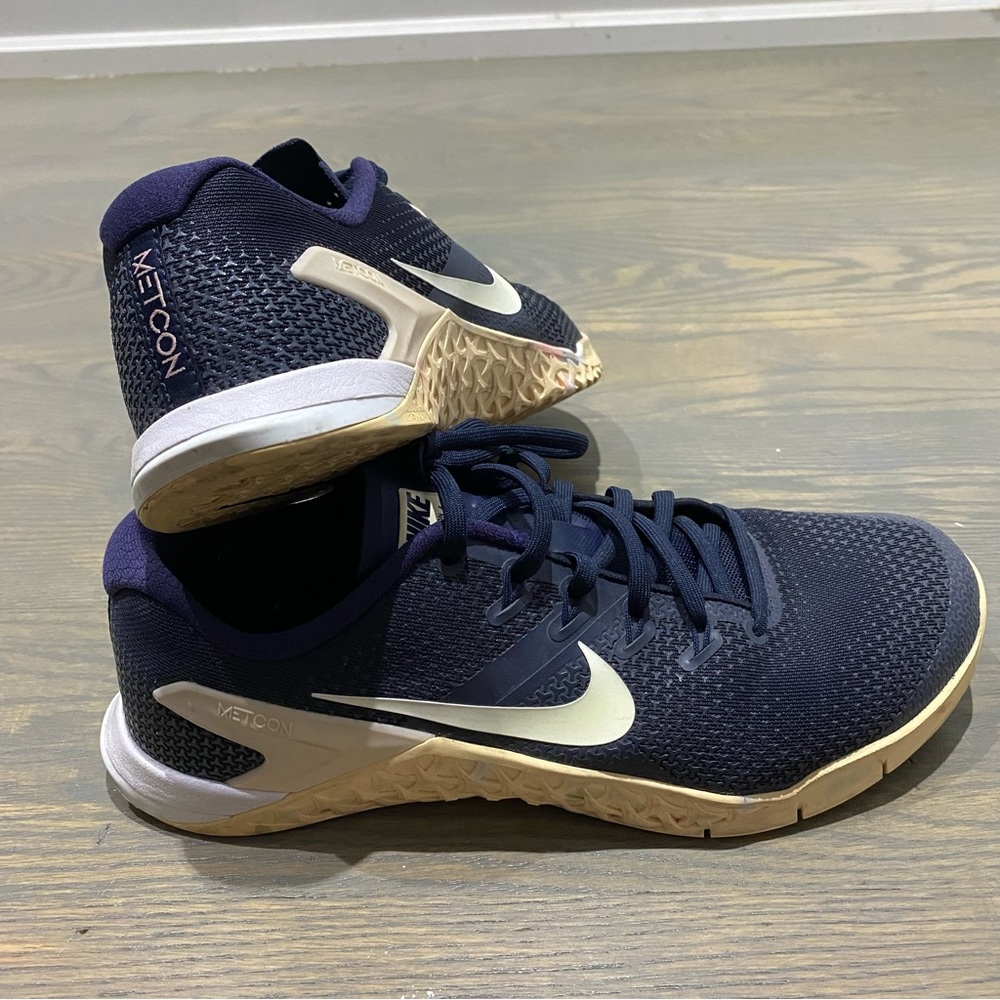 Nike Metcon Training Shoes (Barely used) 💙